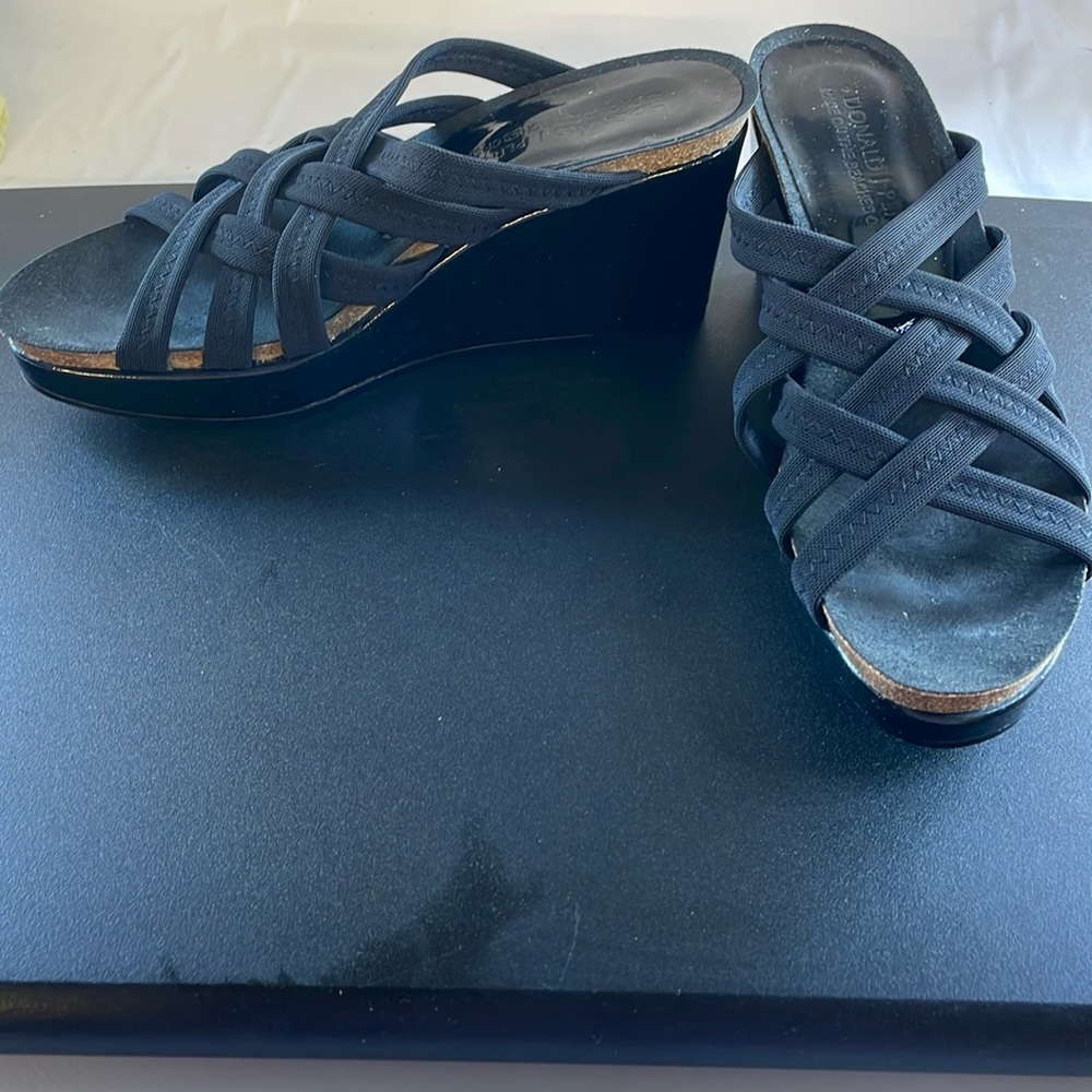 Donald J Pliner Black Wedges